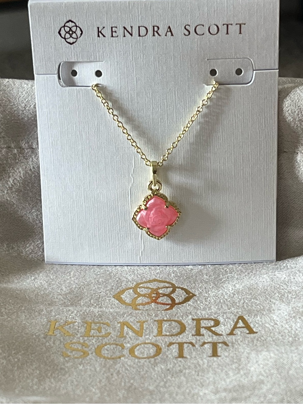 Kendra Scott Mallory Rose Quartz Carved Clover Necklace